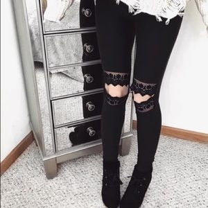 Hayden-LA Lace Cut-Out Leggings